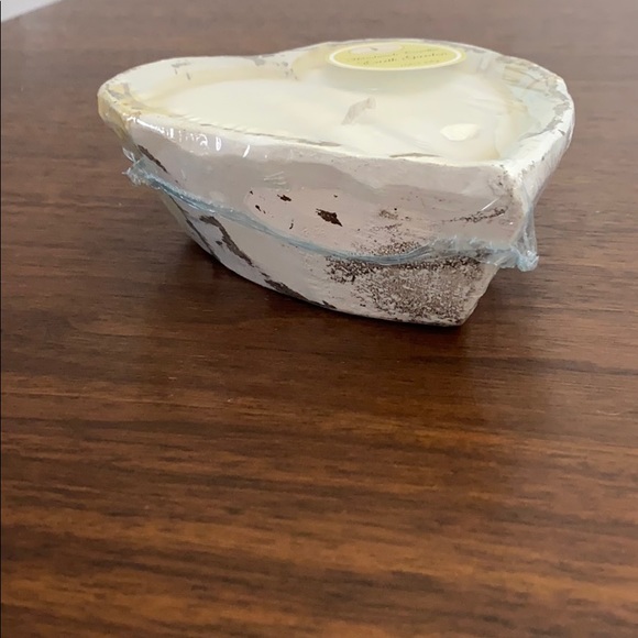 Farmhouse Wooden Candle - Picture 2 of 5